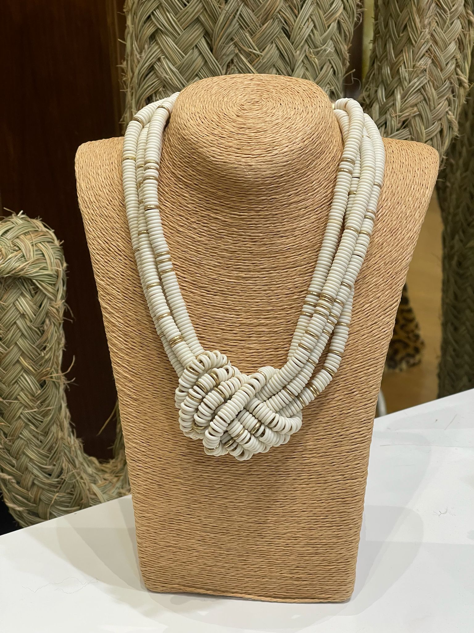 COLLAR CRETA CRUDO Y DORADO - Imagen 2