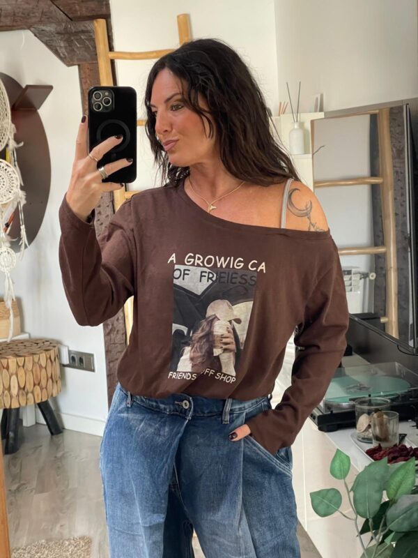 CAMISETA NICOLE MARRÓN